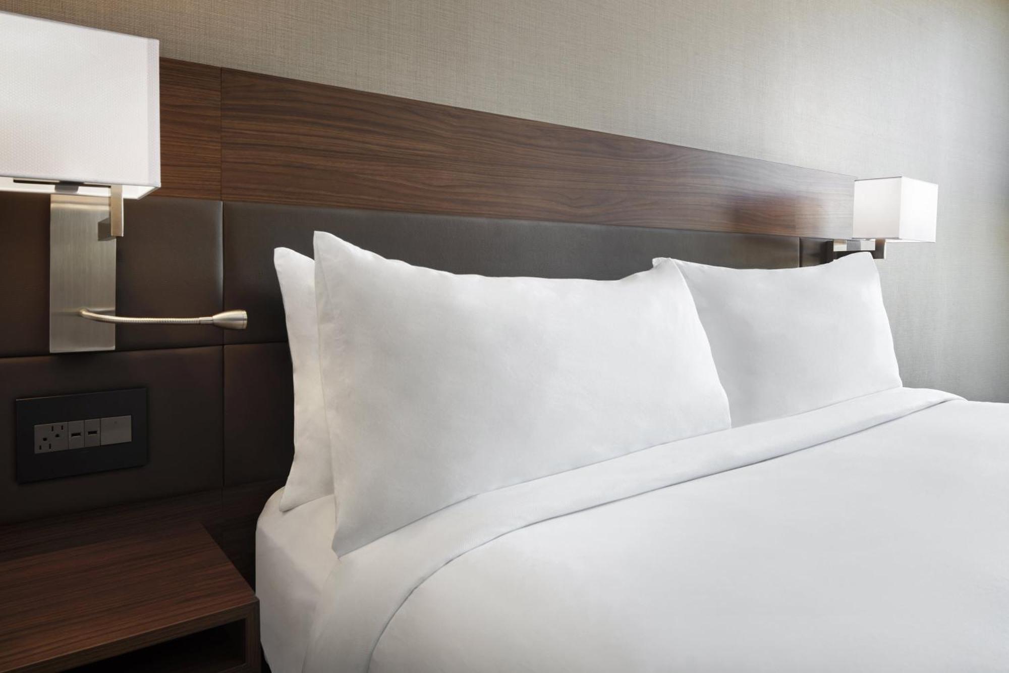 Ac Hotel By Marriott St. Louis Clayton Εξωτερικό φωτογραφία
